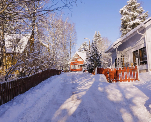 316-gallery8-tapanila-helsinki-finland-snow-walking